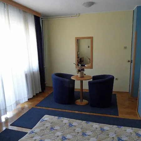 Bed & Breakfast Voyager Novi Sad